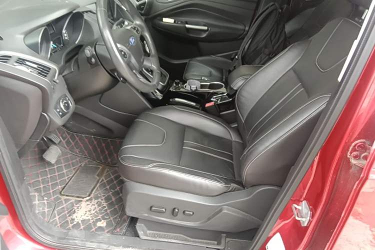 Used Ford Kuga 2013 2.0L GTDi Four-Wheel-Drive Sport Model Left Front Seat