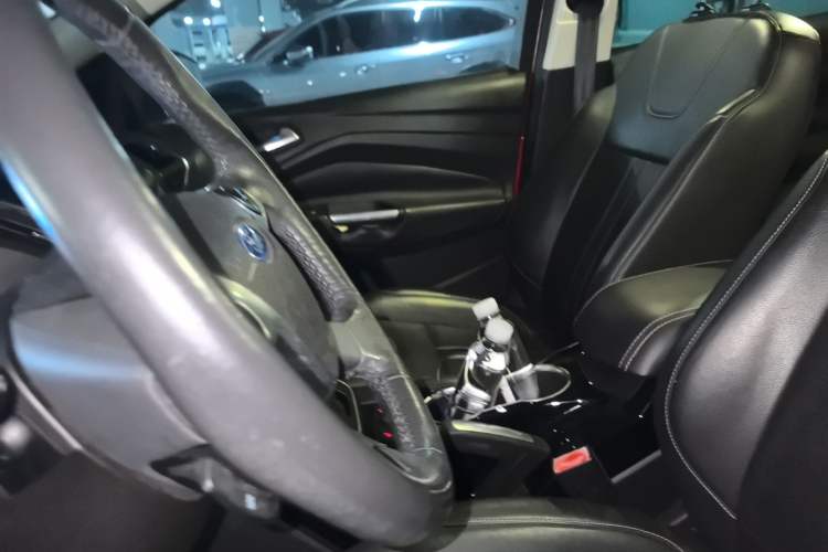 Used Ford Kuga 2013 2.0L GTDi Four-Wheel-Drive Sport Model Left Front Seat