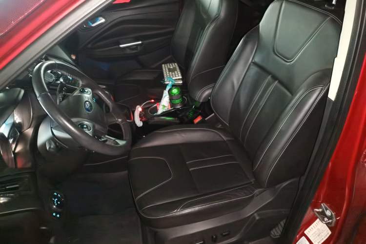 Used Ford Kuga 2013 2.0L GTDi Four-Wheel-Drive Sport Model Left Front Seat