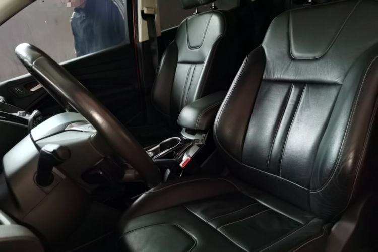 Used Ford Kuga 2013 2.0L GTDi Four-Wheel-Drive Sport Model Left Front Seat