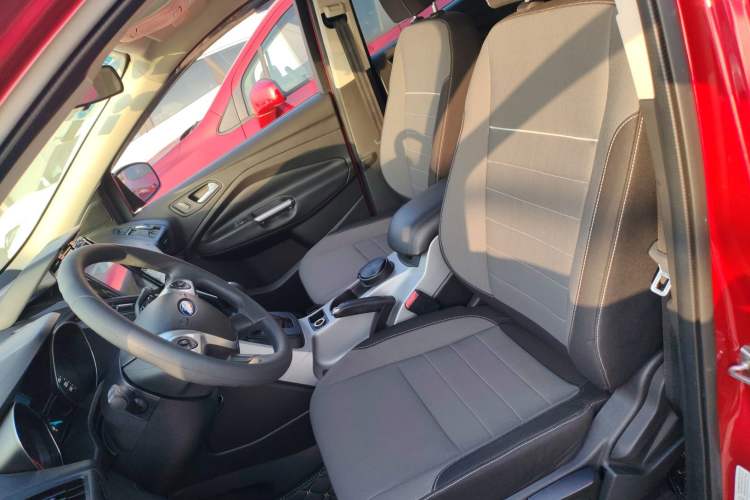 Used Ford Kuga 2013 1.6L GTDi Two-Wheel-Drive Comfort Model Left Front Seat