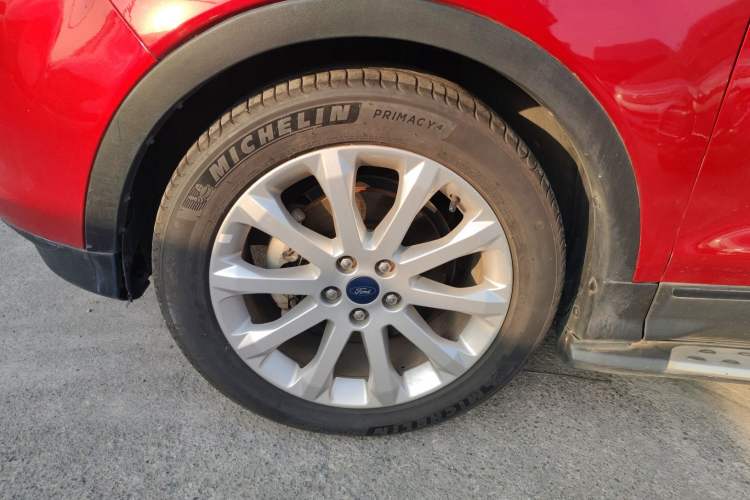 Used Ford Kuga 2013 1.6L GTDi Two-Wheel-Drive Comfort Model Left Front Wheel Hub