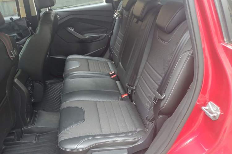Used Ford Kuga 2013 1.6L GTDi Two-Wheel-Drive Trend Model Left Rear Seat