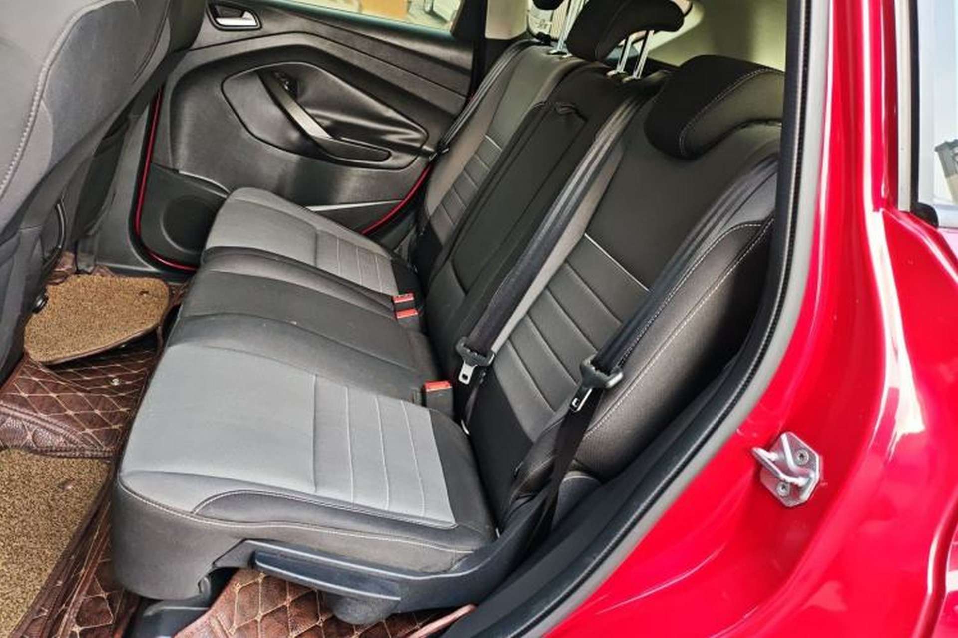 Used Ford Kuga 2013 1.6L GTDi Two-Wheel-Drive Comfort Model Left Rear Seat