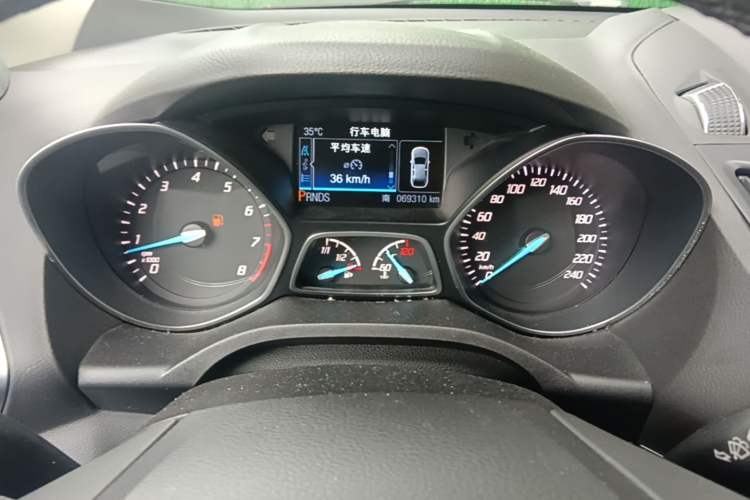 Used Ford Kuga 2013 2.0L GTDi Four-Wheel-Drive Sport Model Odometer Close Up