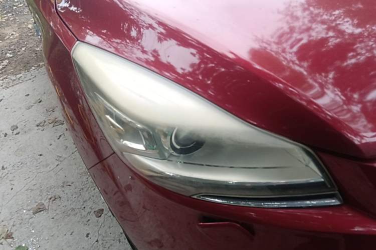 Used Ford Kuga 2013 2.0L GTDi Four-Wheel-Drive Sport Model Right Front Headlight