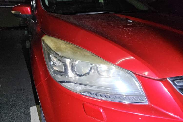 Used Ford Kuga 2013 2.0L GTDi Four-Wheel-Drive Sport Model Right Front Headlight