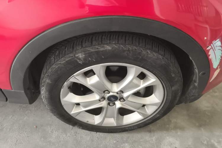 Used Ford Kuga 2013 2.0L GTDi Four-Wheel-Drive Sport Model Right Front Wheel Hub