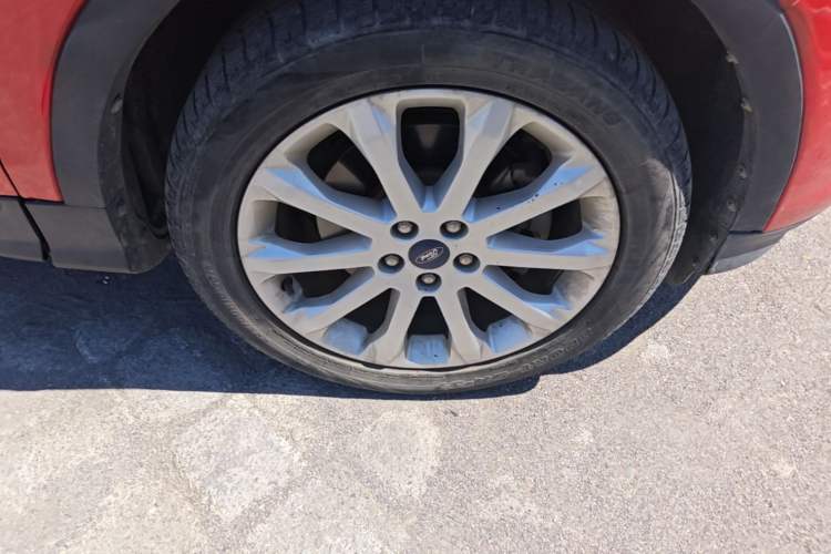Used Ford Kuga 2013 1.6L GTDi 4x4 Elite Model Right Front Wheel Hub