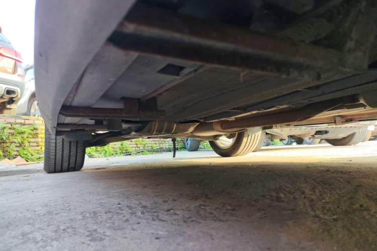 Used Ford Kuga 2013 1.6L GTDi Two-Wheel-Drive Comfort Model Right Side Sill