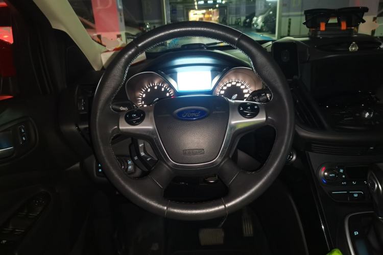 Used Ford Kuga 2013 2.0L GTDi Four-Wheel-Drive Sport Model Steering Wheel