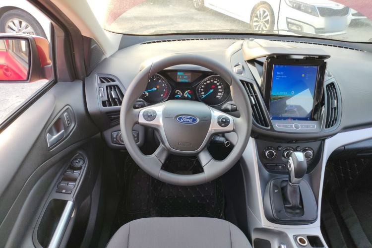Used Ford Kuga 2013 1.6L GTDi Two-Wheel-Drive Comfort Model Steering Wheel
