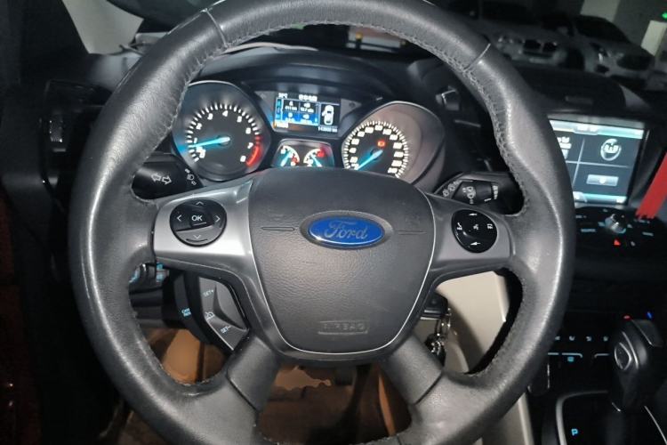 Used Ford Kuga 2013 2.0L GTDi Four-Wheel-Drive Elite Model Steering Wheel