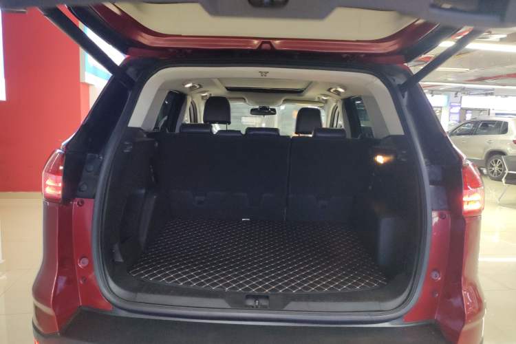 Used Ford Kuga 2013 2.0L GTDi Four-Wheel-Drive Sport Model Trunk