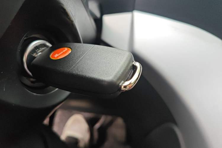 Used Ford Kuga 2013 1.6L GTDi Two-Wheel-Drive Comfort Model Vehicle Key