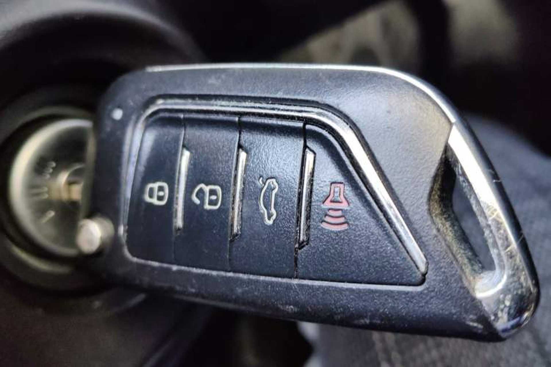 Used Ford Kuga 2013 1.6L GTDi Two-Wheel-Drive Trend Model Vehicle Key
