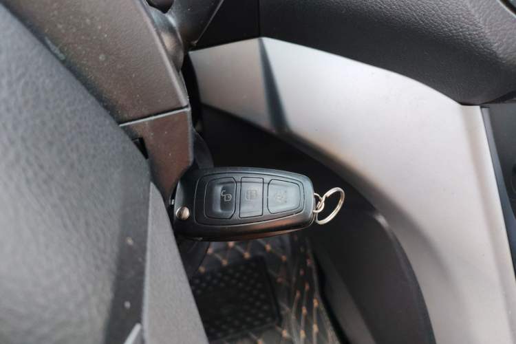 Used Ford Kuga 2013 1.6L GTDi Two-Wheel-Drive Comfort Model Vehicle Key