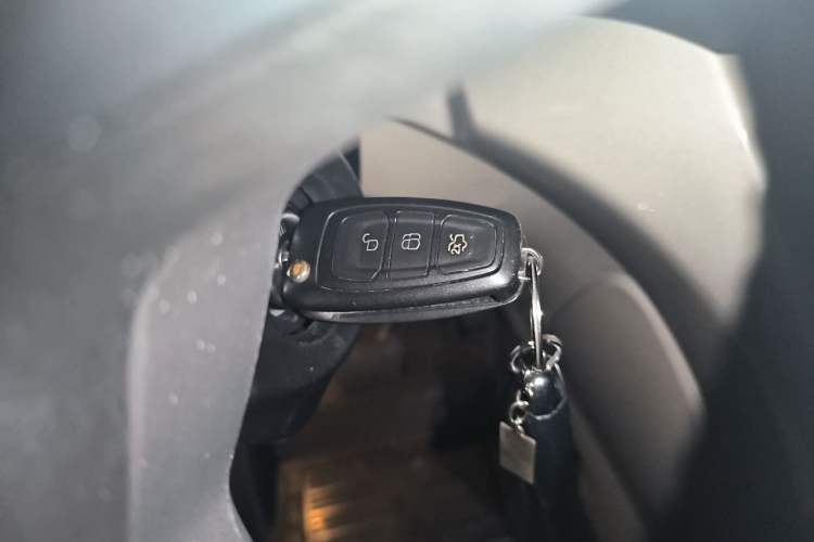 Used Ford Kuga 2013 2.0L GTDi Four-Wheel-Drive Elite Model Vehicle Key