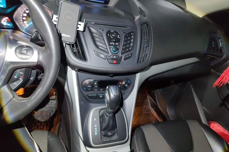 Used Ford Kuga 2013 1.6L GTDi Two-Wheel-Drive Trend Model Audio And AC Panel