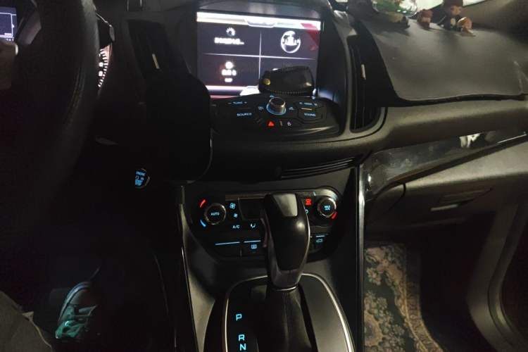 Used Ford Kuga 2013 2.0L GTDi Four-Wheel Drive Premium Model Audio And AC Panel