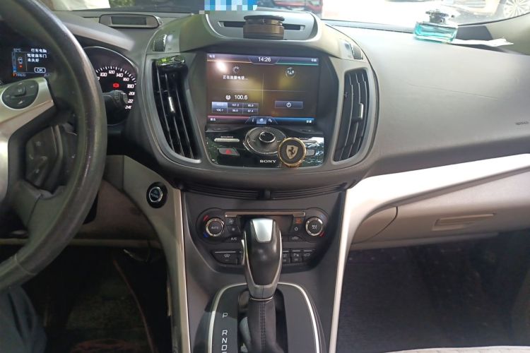 Used Ford Kuga 2013 2.0L GTDi Four-Wheel Drive Premium Model Audio And AC Panel