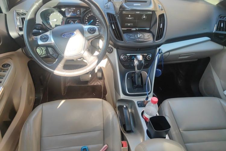 Used Ford Kuga 2013 2.0L GTDi Four-Wheel-Drive Elite Model Center Console