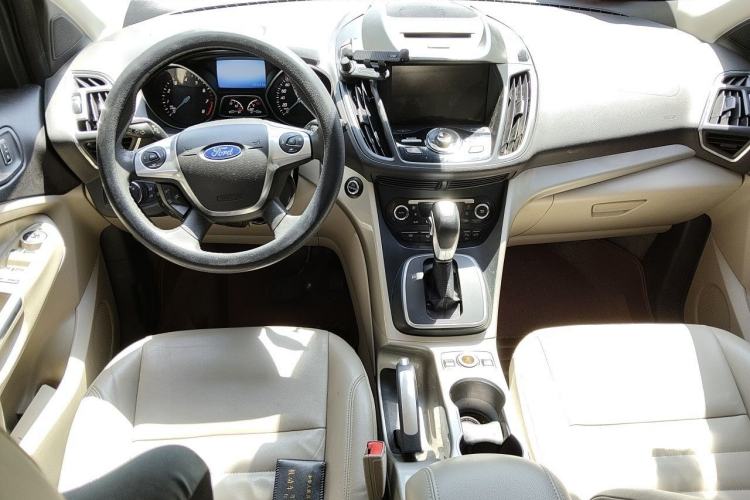 Used Ford Kuga 2013 2.0L GTDi Four-Wheel Drive Premium Model Center Console