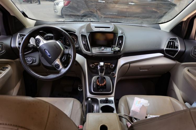 Used Ford Kuga 2013 2.0L GTDi Four-Wheel-Drive Elite Model Center Console