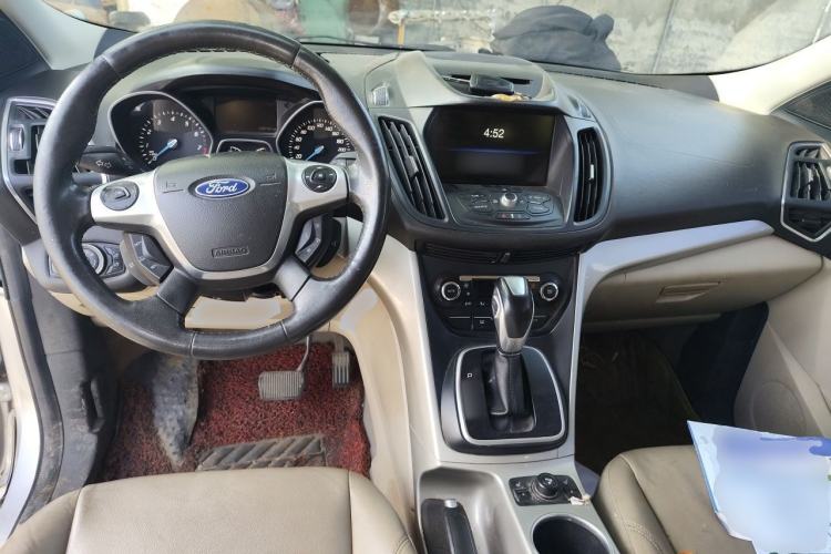 Used Ford Kuga 2013 2.0L GTDi Four-Wheel-Drive Elite Model Center Console