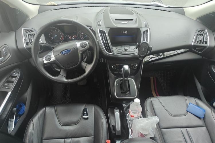 Used Ford Kuga 2013 2.0L GTDi Four-Wheel-Drive Sport Model Center Console