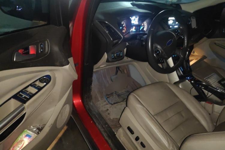 Used Ford Kuga 2013 2.0L GTDi Four-Wheel Drive Premium Model Driver Seat