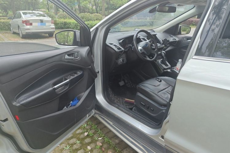 Used Ford Kuga 2013 2.0L GTDi Four-Wheel-Drive Sport Model Driver Seat