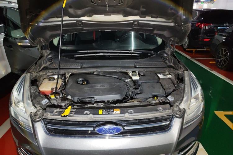 Used Ford Kuga 2013 1.6L GTDi Two-Wheel-Drive Trend Model Engine Bay