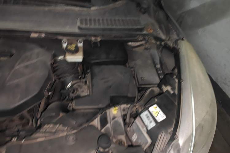 Used Ford Kuga 2013 2.0L GTDi Four-Wheel Drive Premium Model Engine Bay Left