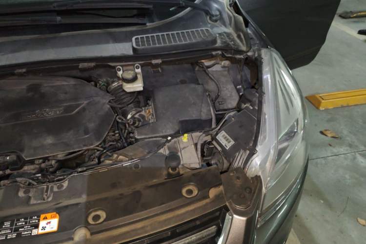 Used Ford Kuga 2013 1.6L GTDi Two-Wheel-Drive Comfort Model Engine Bay Left