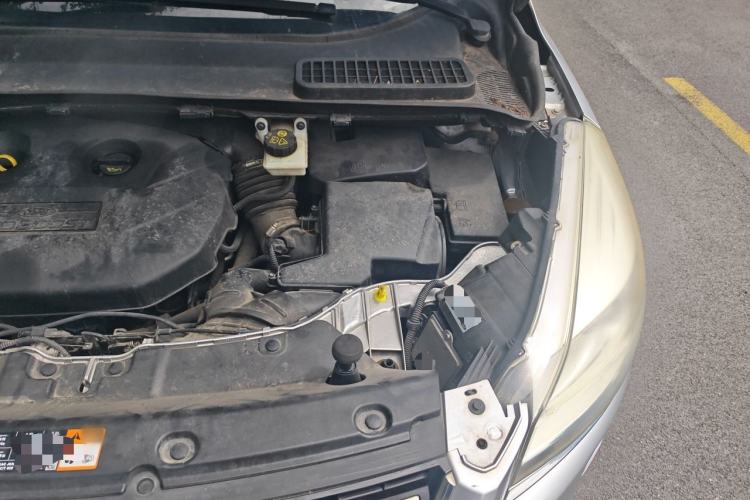 Used Ford Kuga 2013 2.0L GTDi Four-Wheel Drive Premium Model Engine Bay Left