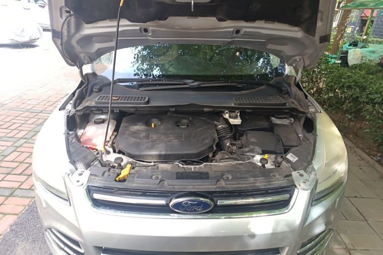 Used Ford Kuga 2013 2.0L GTDi Four-Wheel Drive Premium Model Engine Bay
