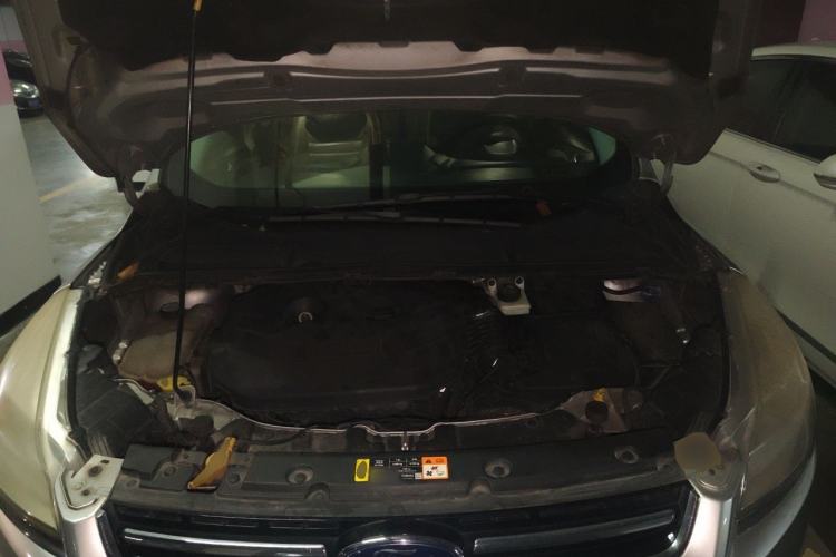 Used Ford Kuga 2013 2.0L GTDi Four-Wheel-Drive Elite Model Engine Bay