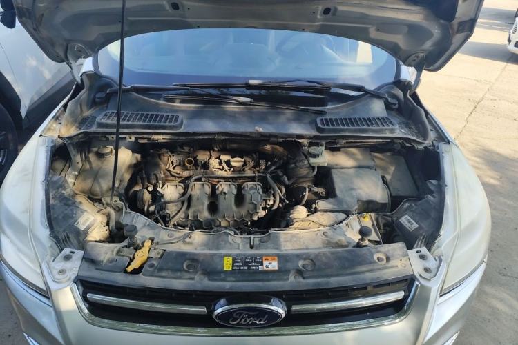 Used Ford Kuga 2013 2.0L GTDi Four-Wheel-Drive Elite Model Engine Bay