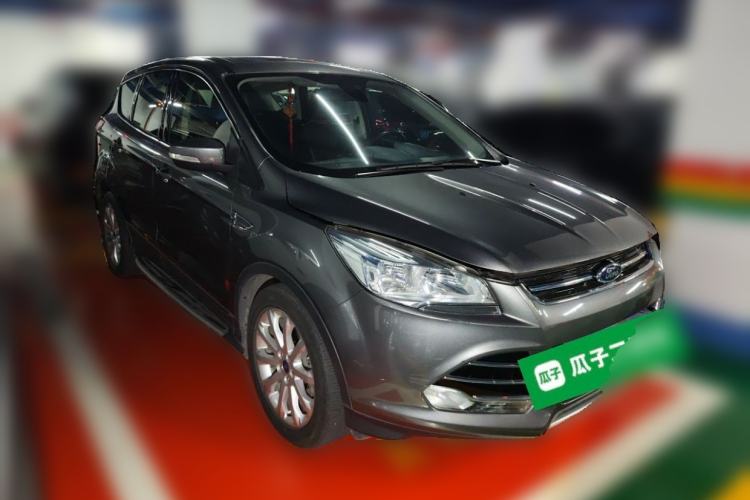 Used Ford Kuga 2013 1.6L GTDi Two-Wheel-Drive Trend Model Front Right 45 Deg