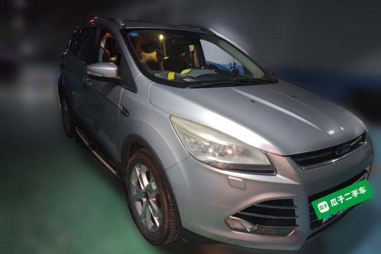 Used Ford Kuga 2013 2.0L GTDi Four-Wheel-Drive Sport Model Front Right 45 Deg