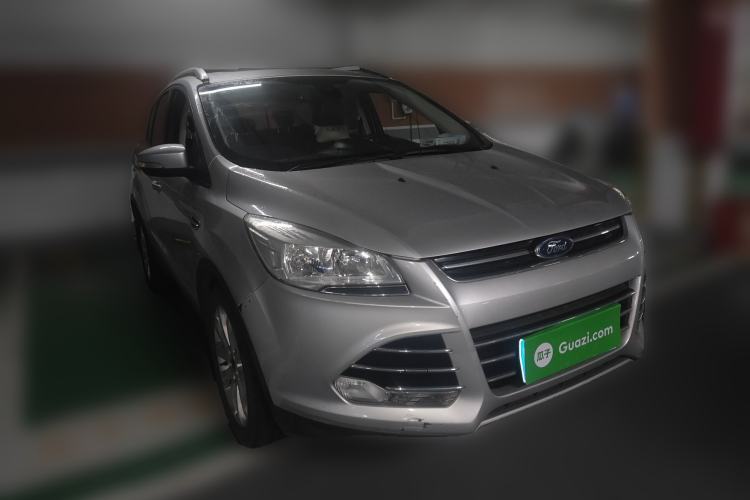 Used Ford Kuga 2013 1.6L GTDi Two-Wheel-Drive Trend Model Front Right 45 Deg