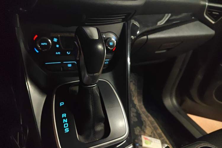 Used Ford Kuga 2013 2.0L GTDi Four-Wheel Drive Premium Model Gear Lever
