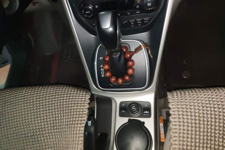 Used Ford Kuga 2013 2.0L GTDi Four-Wheel Drive Premium Model Gear Lever