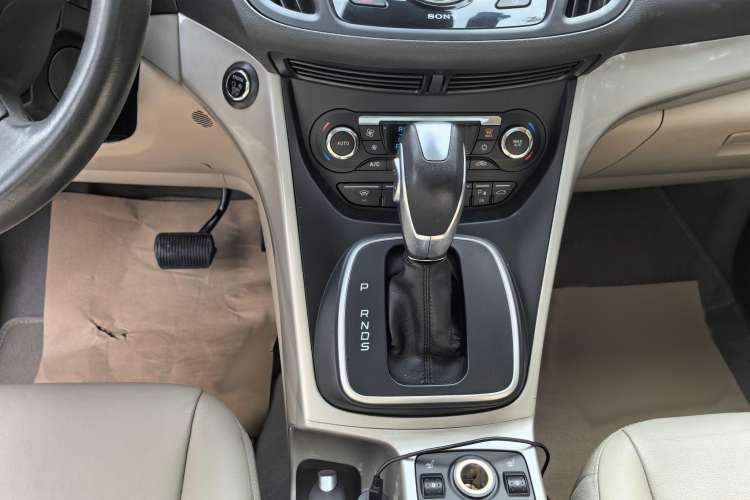 Used Ford Kuga 2013 2.0L GTDi Four-Wheel Drive Premium Model Gear Lever