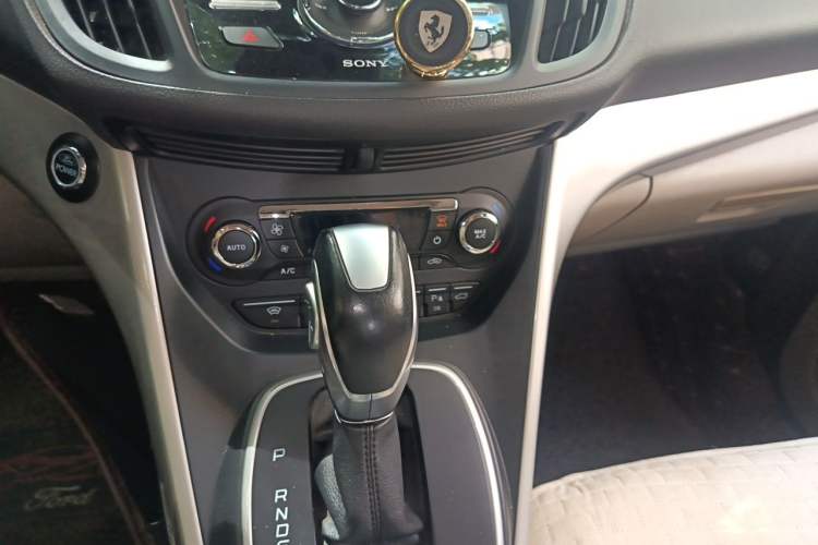 Used Ford Kuga 2013 2.0L GTDi Four-Wheel Drive Premium Model Gear Lever