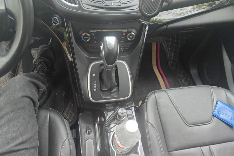 Used Ford Kuga 2013 2.0L GTDi Four-Wheel-Drive Sport Model Gear Lever