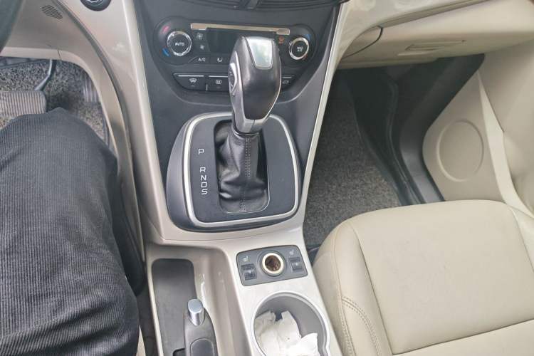 Used Ford Kuga 2013 2.0L GTDi Four-Wheel Drive Premium Model Gear Lever