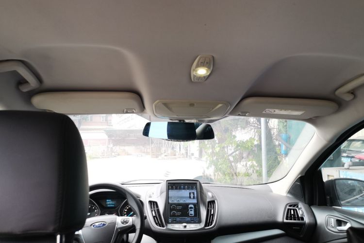 Used Ford Kuga 2013 1.6L GTDi Two-Wheel-Drive Comfort Model Headliner