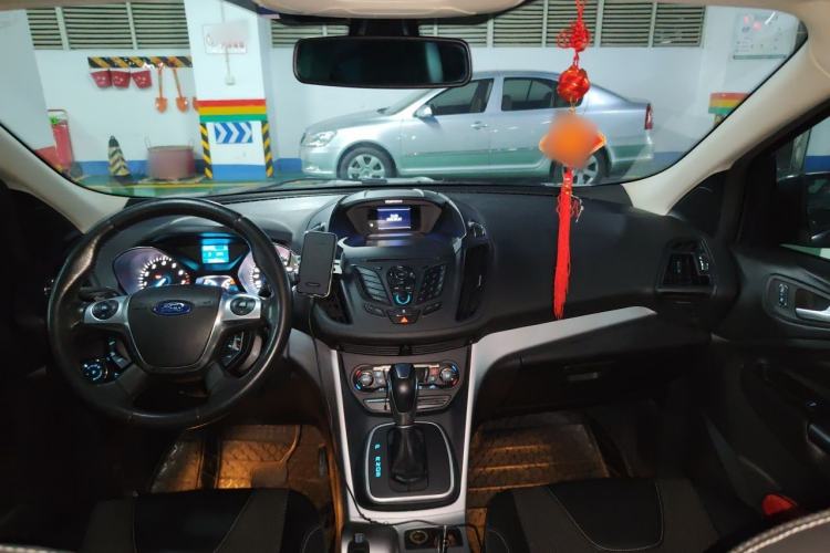 Used Ford Kuga 2013 1.6L GTDi Two-Wheel-Drive Trend Model Headliner